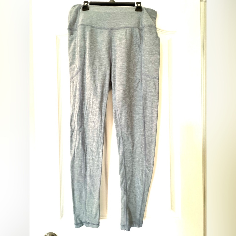 Super Cute Victoria's Secret Women’s Gray Athletic Leggings w/ Pockets! Size 14